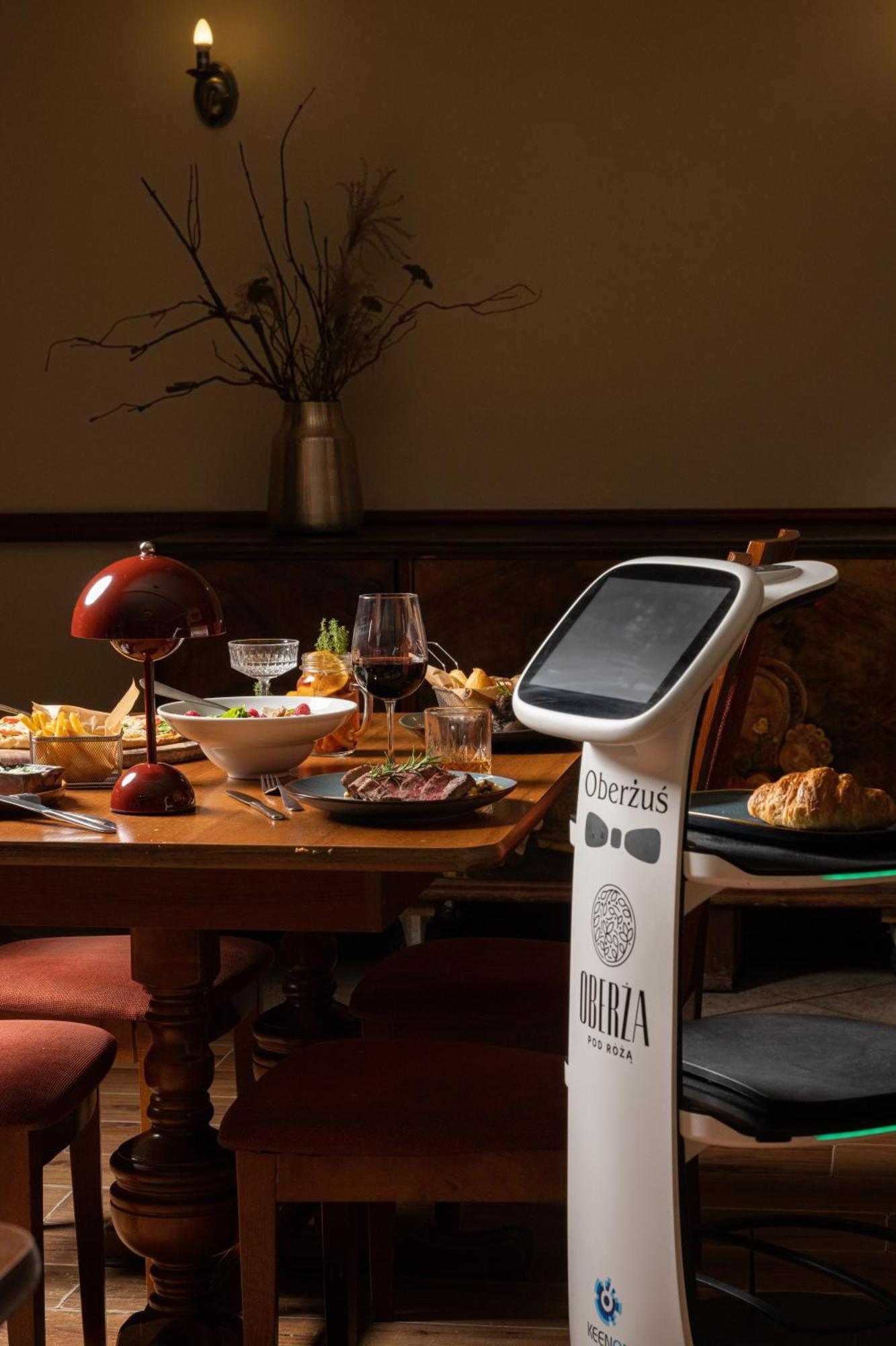 مبيت وإفطار نوفه تارخ Oberza Pod Roza Restauracja, Sauny, Jacuzzi المظهر الخارجي الصورة